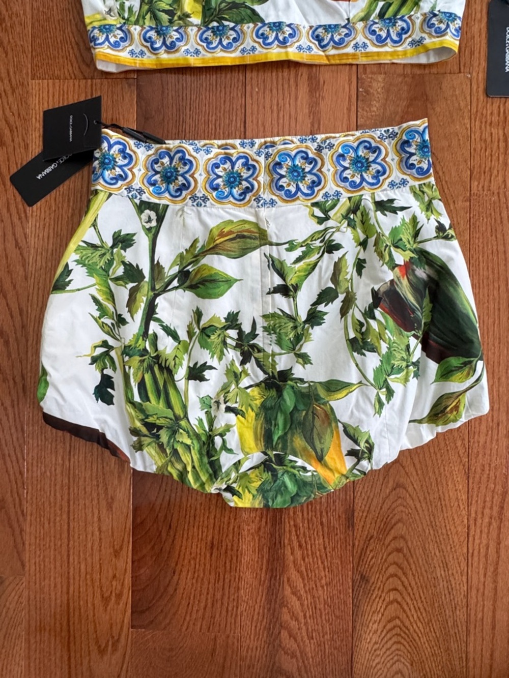 Dolce & Gabbana Floral Print Short Set. 44/8, 46/10. Brand new with the tags. - Picture 4 of 6